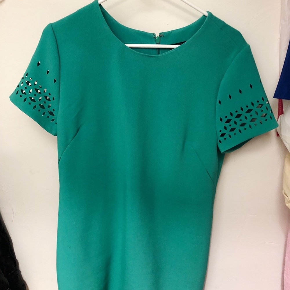 Short Sleeve with Cutout Mid Length Dress